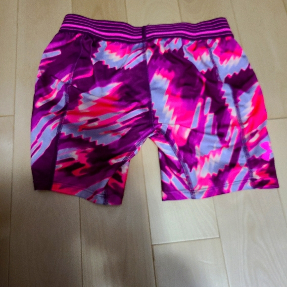 Under armor shorts - Picture 2 of 3